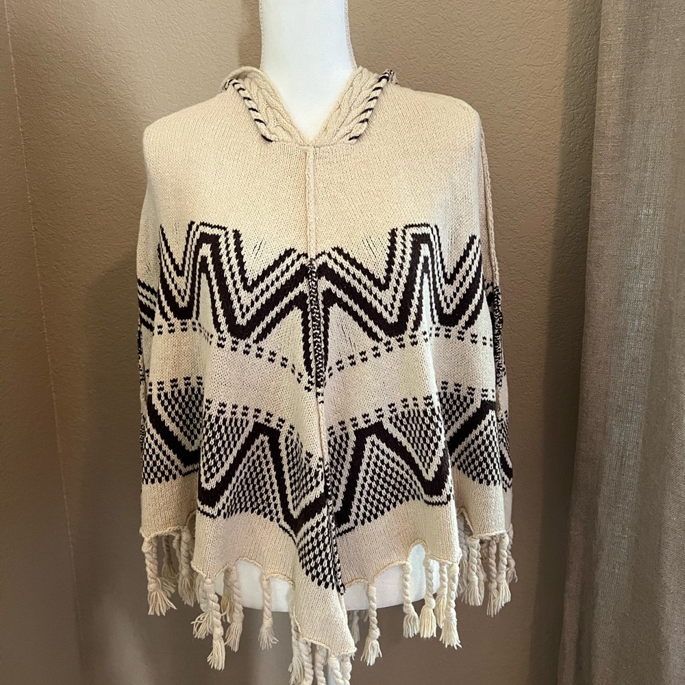 Lucky Brand Super Cool Poncho with a hood